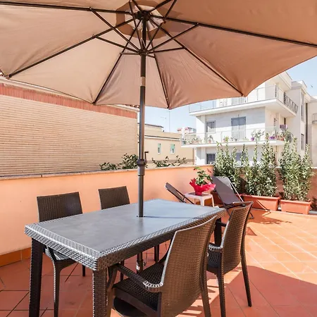 360 - With Terrace Appartamento